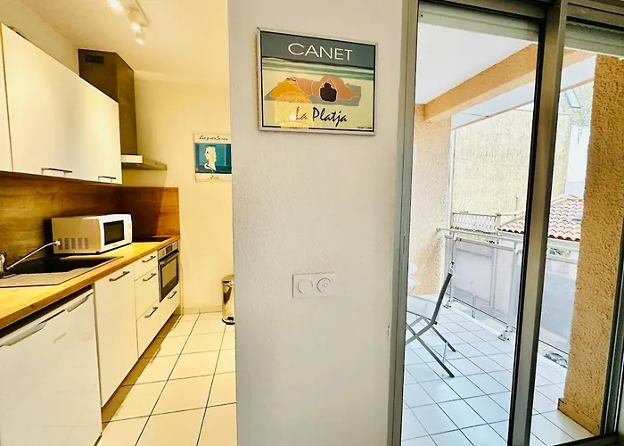 Mediterranean Escape Pour 3 דירה